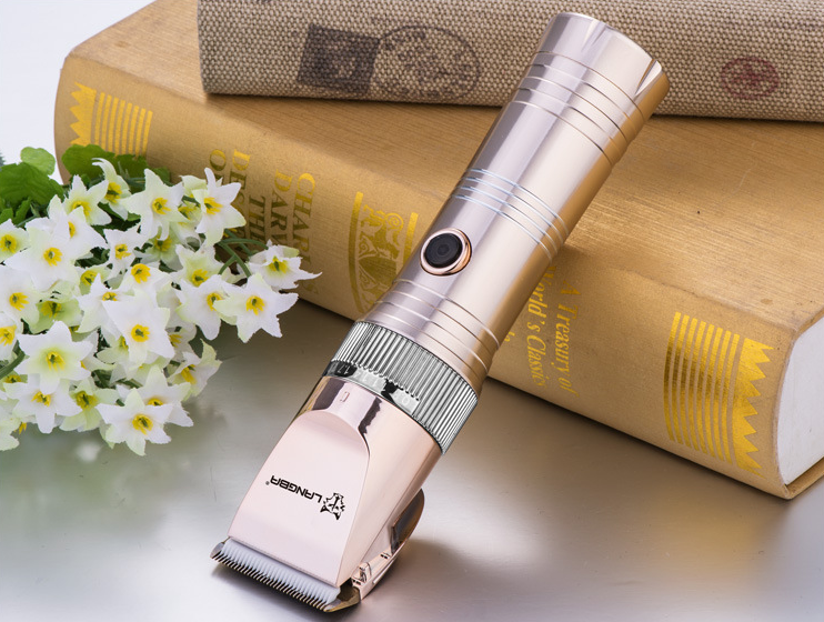 P63 Akumulátorový stroj na stříhání zvířat